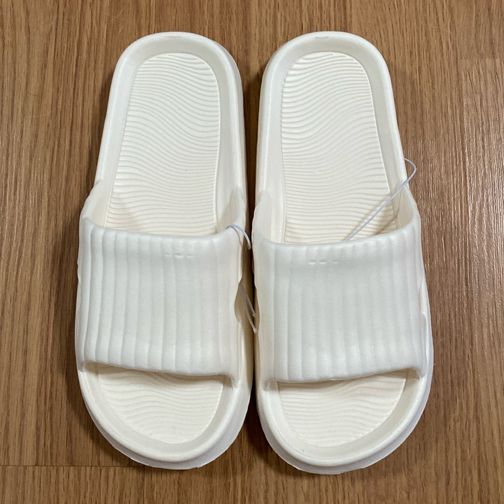 ❤️ Miniso Classic Slide Shoes Unisex Size 37/38 240M NWT